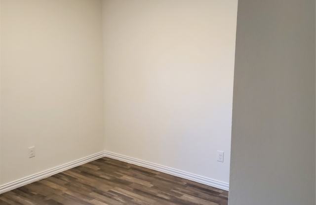 201 S 2nd Street Gallery 4