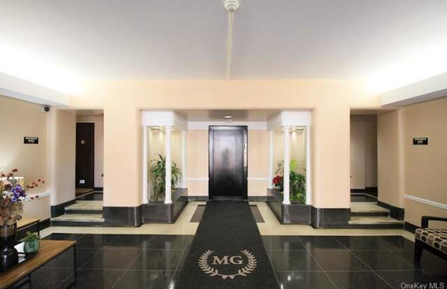 280 Collins Avenue Gallery 3