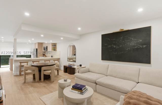 10253 SW 77th Ct Gallery 2