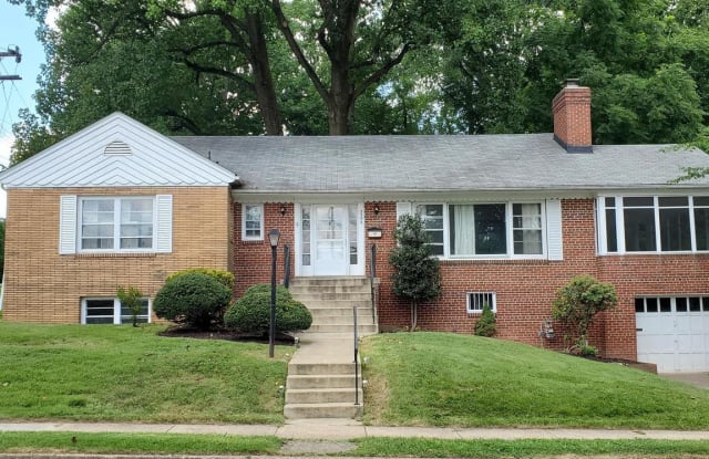 2392 QUEBEC STREET N - 2392 North Quebec Street, Arlington, VA 22207