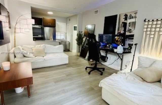 541 NE 62nd St photos photos