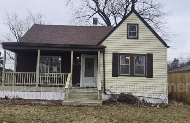 2425 White Oak Ave photos photos