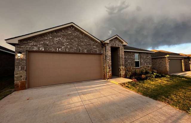 3 Bedroom 2 Bath 2 Car Garage In Piedmont Schools!!! photos photos