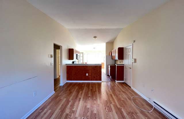 Spacious two-bedroom 1 bathroom apartment! photos photos