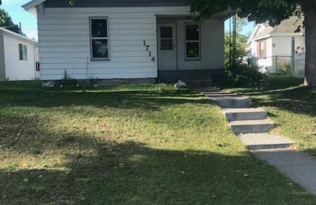Great Place To Call Home With A 2 Car Garage Gallery 3