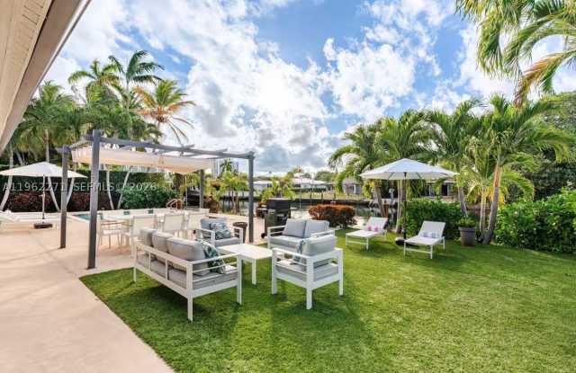 636 Hibiscus Dr Gallery 2