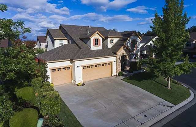 Beautiful Home in a Gated Community - 212 Riverbend Lane, Waterford, CA 95386