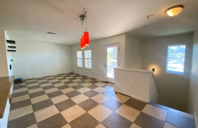 2 Bedroom Condo! Stylish Gated Community in Point Loma! Attached 2 Car Garage! Pool! Gallery 4