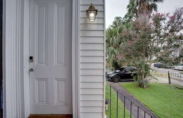 821 BORDEAUX Street Gallery 3