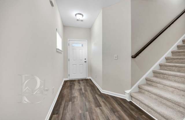 CONVENIENT TO DOWNTOWN IN CONGAREE POINTE Gallery 4