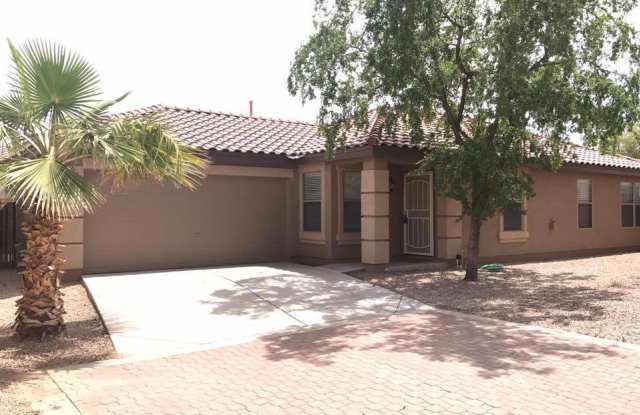 3-bedroom, 2-bath on oversized lot photos photos
