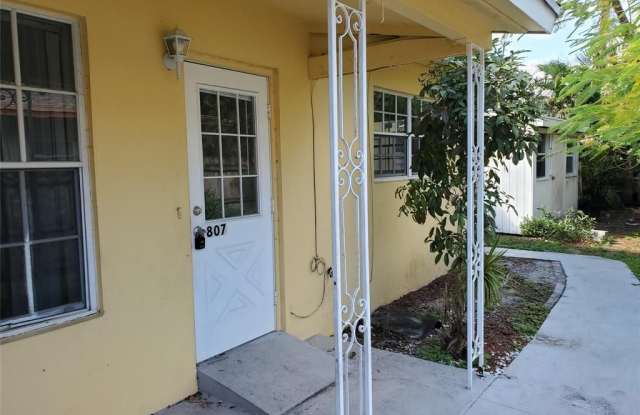 807 W Las Olas Blvd - 807 West Las Olas Boulevard, Fort Lauderdale, FL 33312
