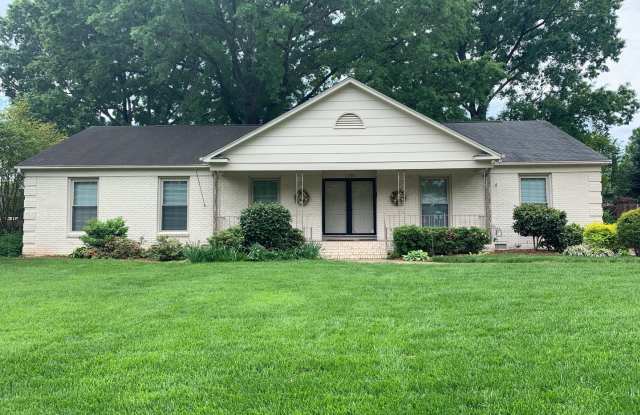 Charming 4 bedroom, 2 bath Ranch Style home located in Churchill Downs! photos photos