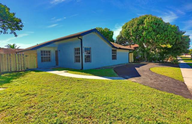 8120 SW 4th Court photos photos