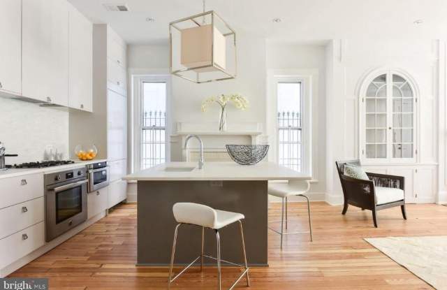 2025 HILLYER PLACE NW Gallery 4