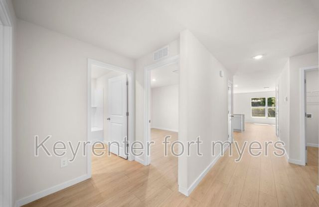 914 SW 33rd Terr Gallery 3