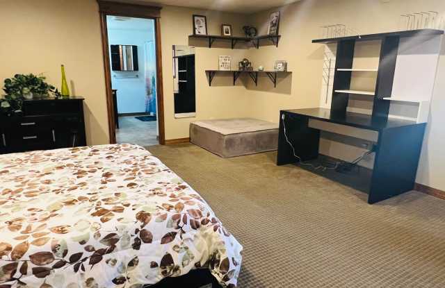 Rare Furnished 1 bedroom in Barndominium in Big Lake Gallery 4