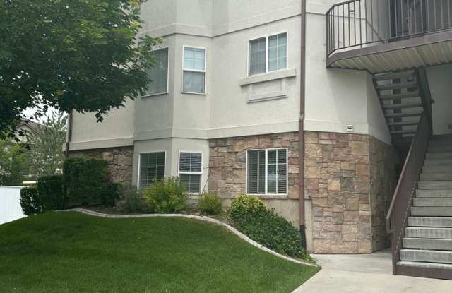 2 Bed 2 bath bottom unit condo in Orem photos photos
