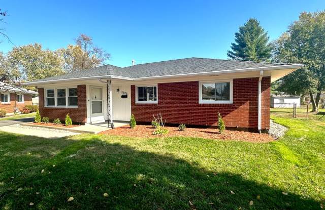 Charming and Updated Cul-de-Sac Gem with Year-Round Sunroom and Spacious Backyard! - 2825 Shannon Drive, Louisville, KY 40220