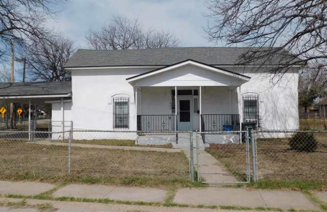 1002 W Garza - 1002 West Garza Street, Del Rio, TX 78840