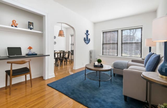 634-42 West Cornelia Gallery 3