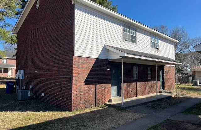 3 Bed 1.5 Bath Duplex - 210 South Davis Street, Conway, AR 72034