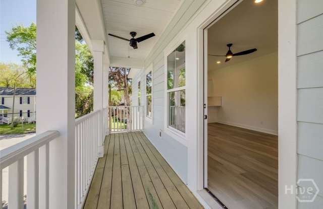 1615 Le Grand Street Gallery 4