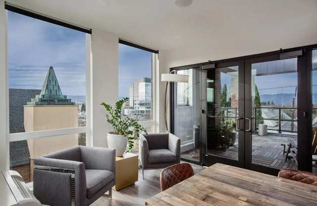 403 North Gallery 3