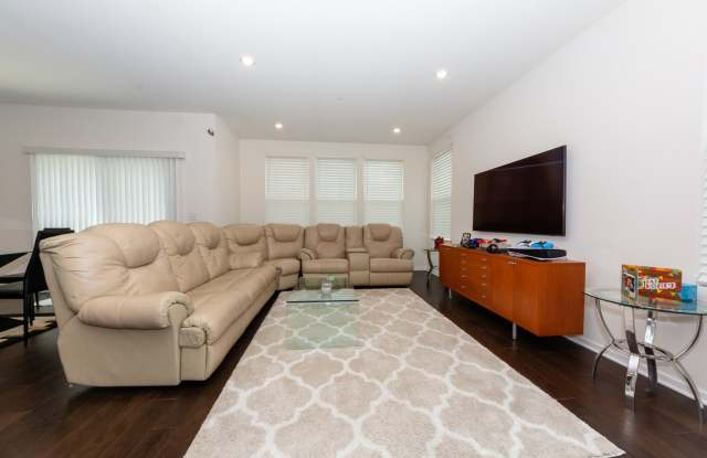 150 Roslyn Place Gallery 2