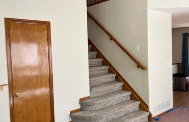 2012 Grayden Court Gallery 4