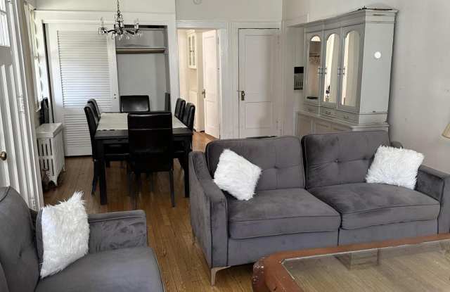 8 Royal Place Gallery 2