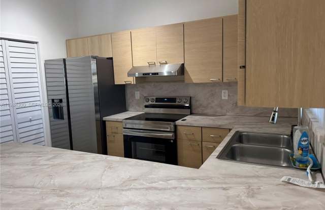 14325 SW 11th Terrace, Miami, FL 33184 photos photos