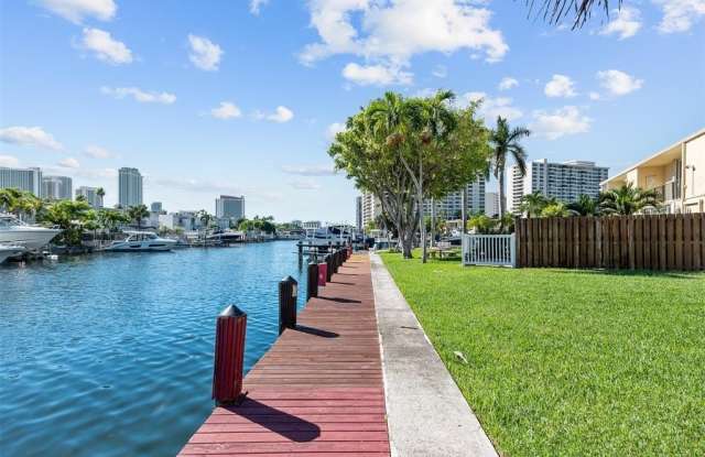 822 NE 25th Ave photos photos