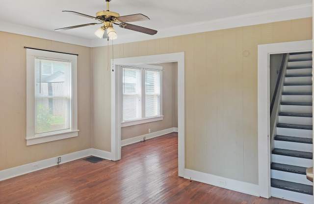6 Elm Street - A Gallery 3