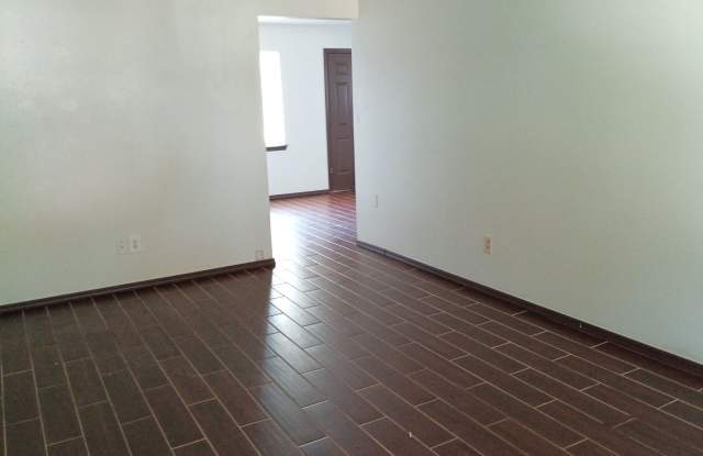Fresh 3 bed 1.5 bath Gallery 3