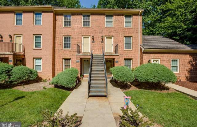 7918 STABLE WAY - 7918 Stable Way, Potomac, MD 20854