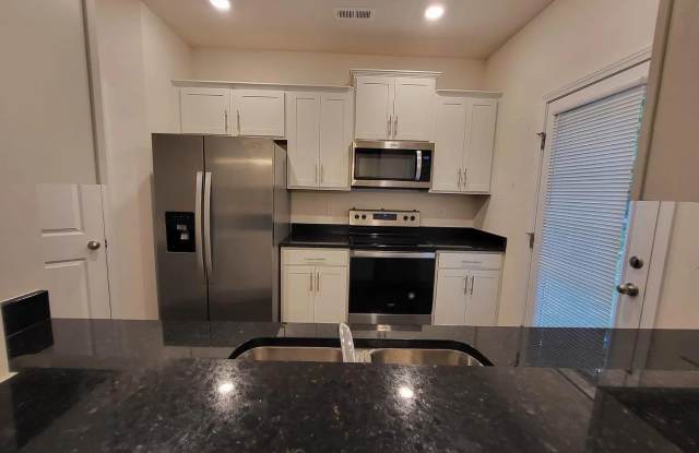 Room in 3 Bedroom Home at Guildford Hill Ln photos photos