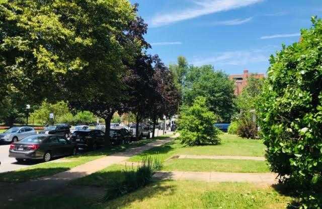 228 E UNIVERSITY PARKWAY Gallery 2
