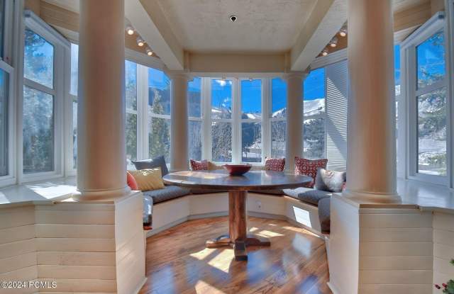 1402 Empire Avenue photos photos