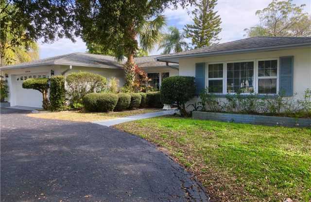 127 OVERBROOK DRIVE E - 127 East Overbrook Drive, Largo, FL 33770