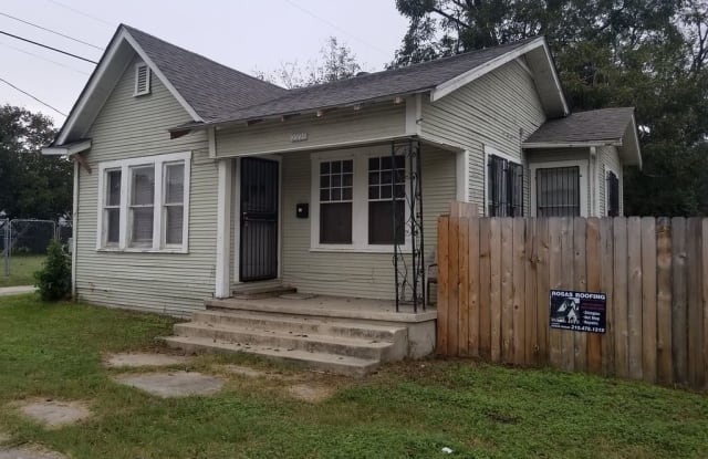 2220 S New Braunfels - 2220 South New Braunfels Avenue, San Antonio, TX 78210