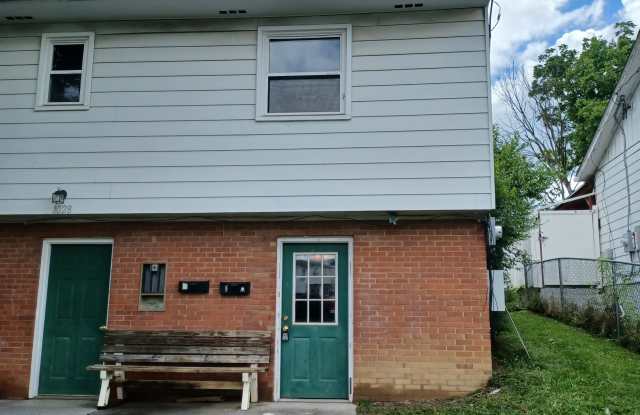 1028 Franklin Street - 3 photos photos