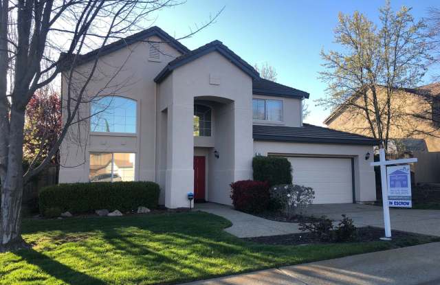 Beautiful California Hills 2 Story 3 Bedroom!! Gallery 1