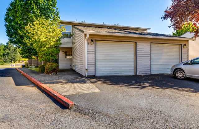 Roomy 2 Bedroom Townhome in Quaint Community! photos photos