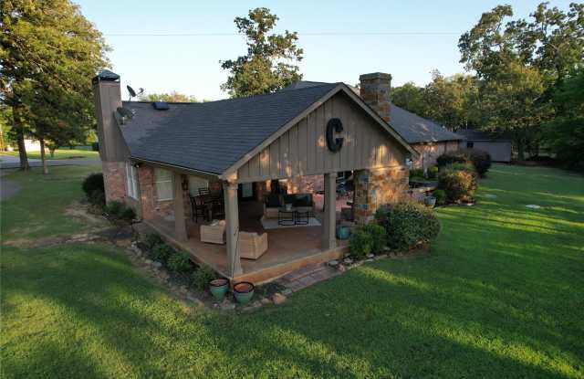 1079 Country Club Road Gallery 2