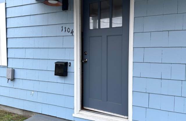 3/1 Standalone home in Central Eureka $2100/mo Gallery 3