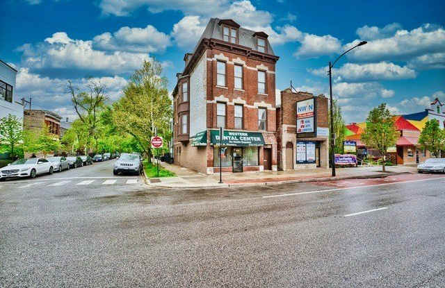 2021 N Western Avenue photos photos