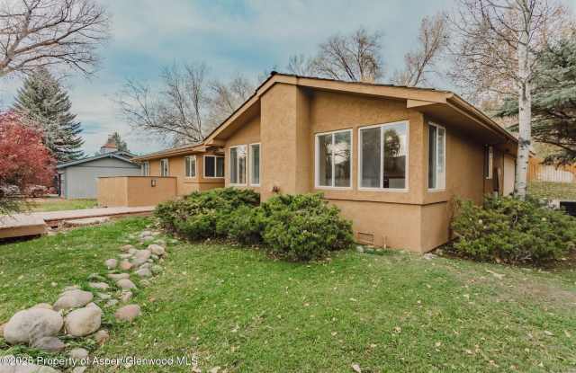 253 SURREY Street photos photos