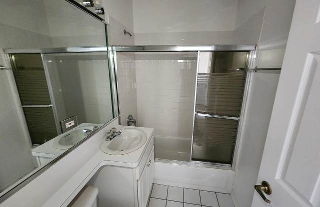 7000 S East End Ave photos photos