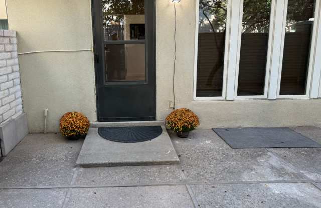 Complete remodled interrior, beautiful NE Heights Townhome, Executive Style Living 2 bedroom 2.5 bathrooms recently remodled! This one will go quickly - 7519 Prairie Road Northeast, Albuquerque, NM 87109